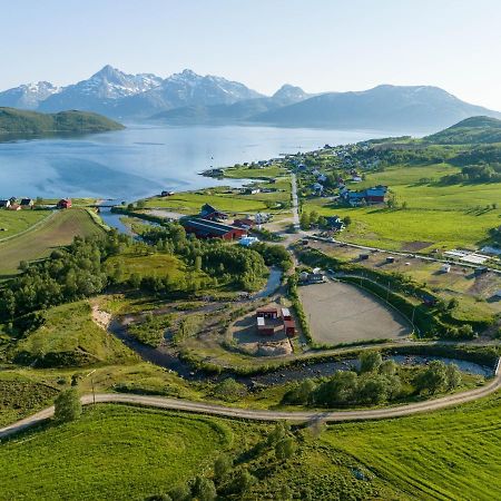 Storjord Farmstay Ranchhouse Kvaloya Exterior foto