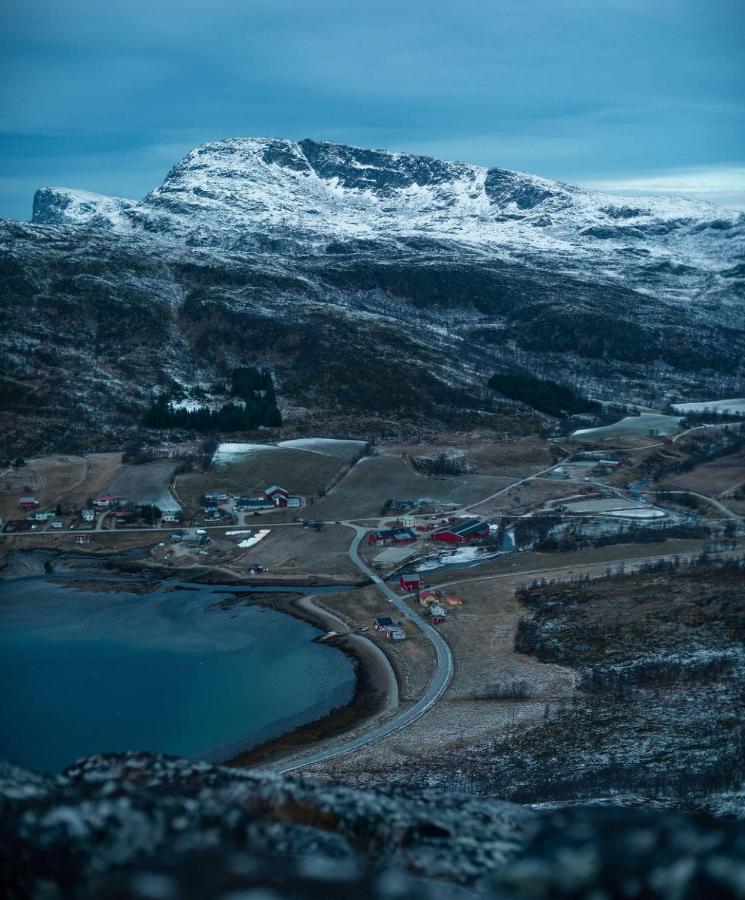 Storjord Farmstay Ranchhouse Kvaloya Exterior foto