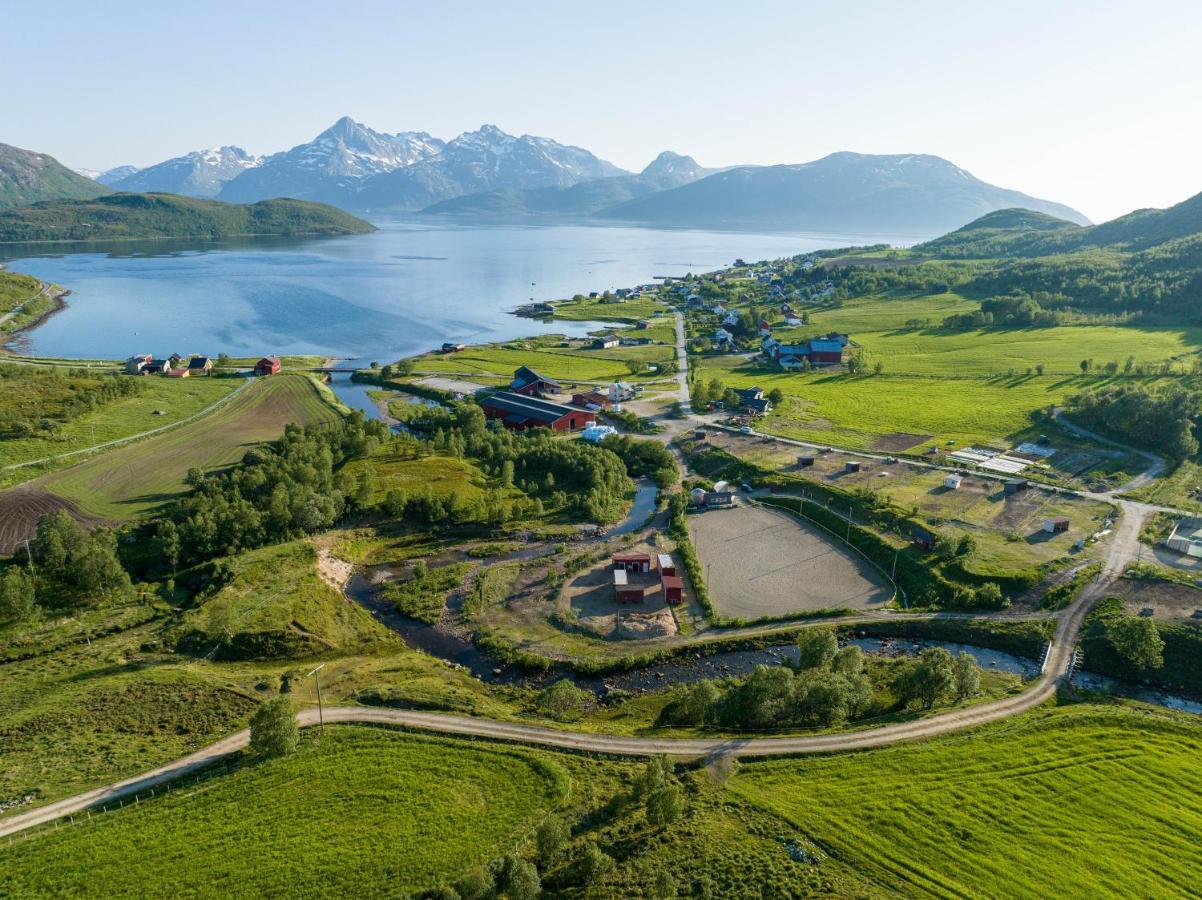 Storjord Farmstay Ranchhouse Kvaloya Exterior foto